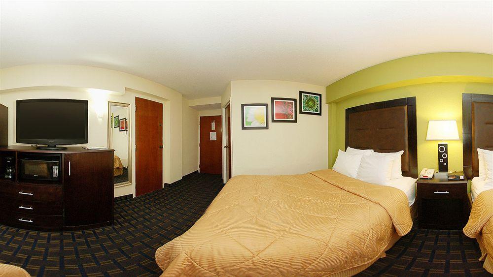 Quality Inn & Suites Greenville Near Downtown Exterior foto